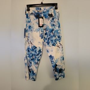 New ladies Bryn Walker Floral Pull On Pants. XS and XXS.